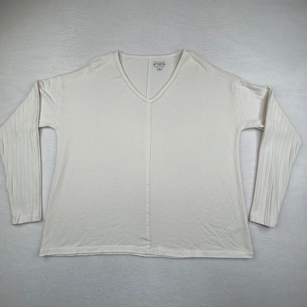 Wonderly Studio women's Long-sleeve V-neck Top size Medium Off-white/Cream